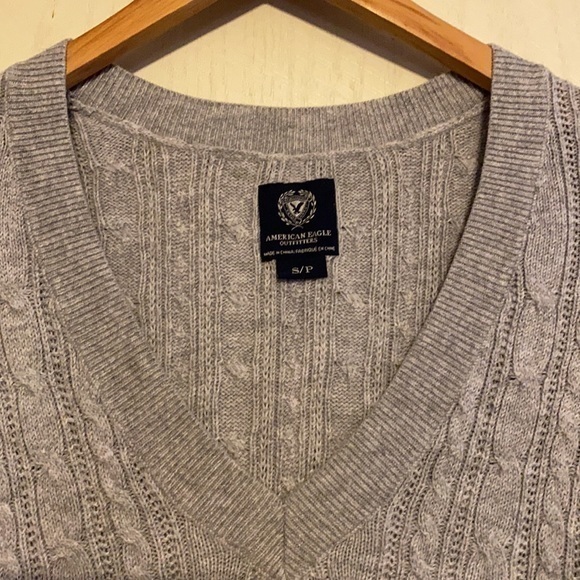 American Eagle‎ Outfitters sweater - Picture 2 of 3